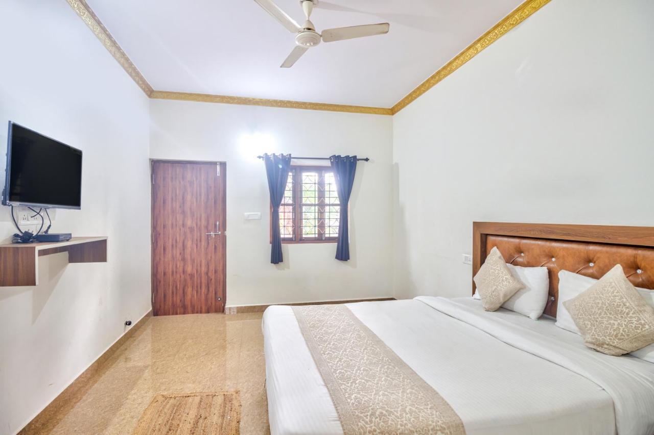 Hôtel Calangute Bay Extérieur photo