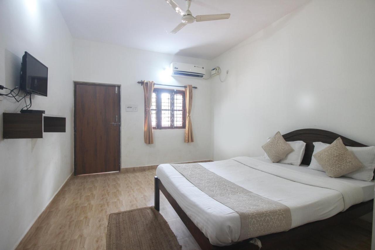 Hôtel Calangute Bay Extérieur photo