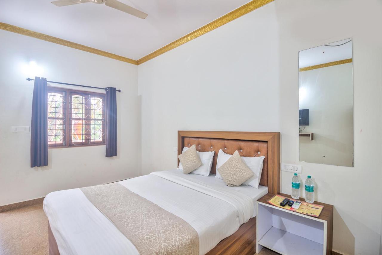 Hôtel Calangute Bay Extérieur photo